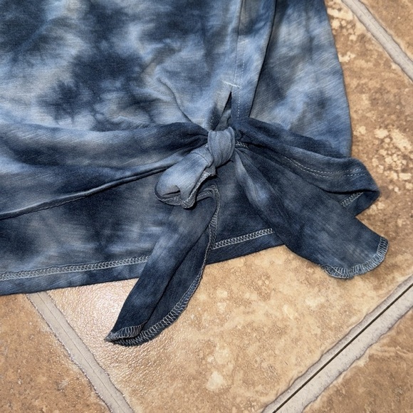SONOMA Blue Tie-Dye Sleeveless Top Women’s Large SUMMER TIME with front tie tank - Picture 3 of 4